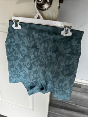 BuffBunny Teal Camo 4 inch shorts